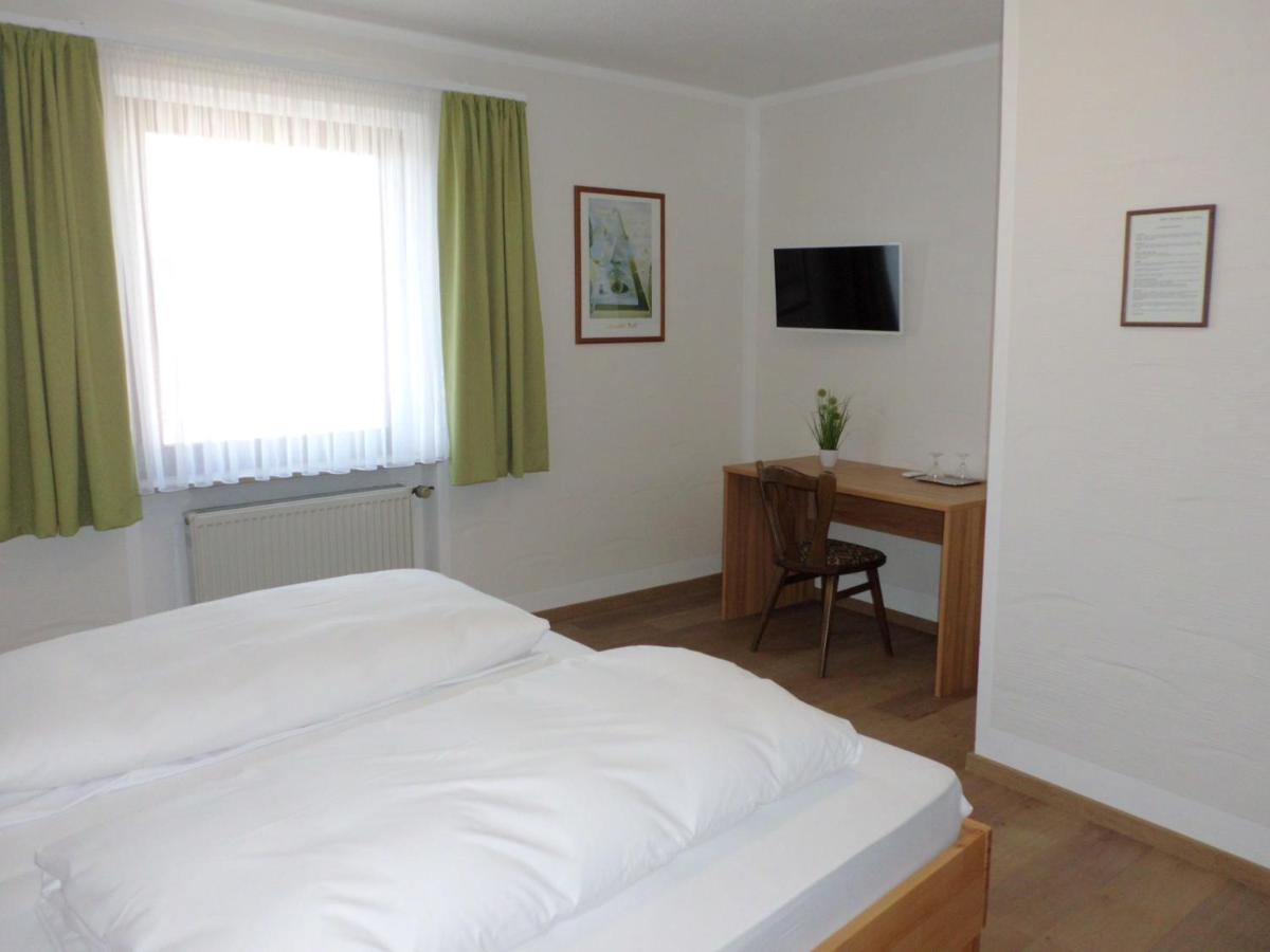 Hotel Restaurant Zur Pfanne Urbar  Buitenkant foto